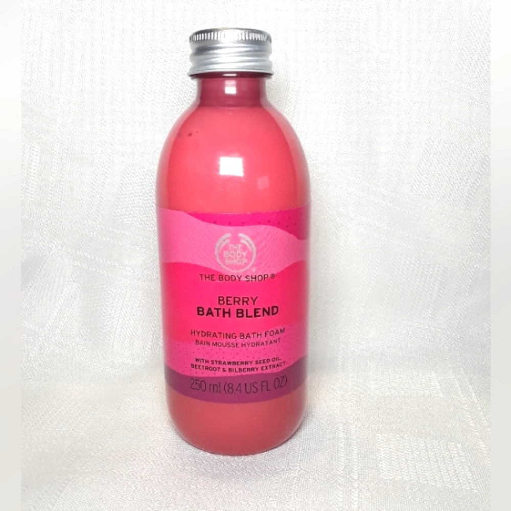 Bath Home Accessories The Body Shop Hydrating Berry Body Wash NWT Skincare